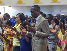 Priez jusqu'à ce que vous réussissiez  - Max KANTCHEDE